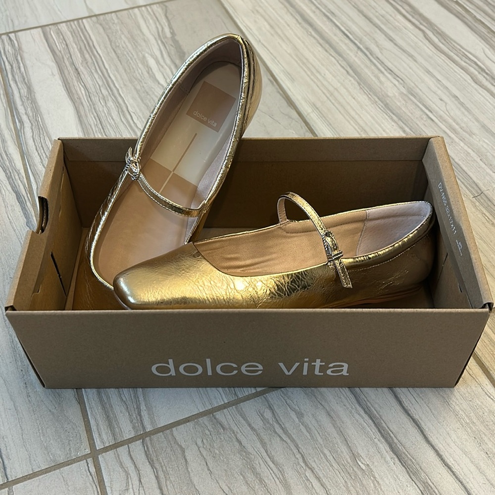 NIB Dolce Vita Reyes Ballet Flats in Gold